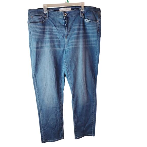 Women's 24 M Plus Size Levi Mid Rise Slim Straight Leg Jeans/Pants Medium Wash - Picture 1 of 7